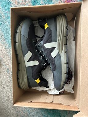 Men's NIB VEJA x Vibram Dekkan Alveomesh Trail Shoes Sneaker size 10
